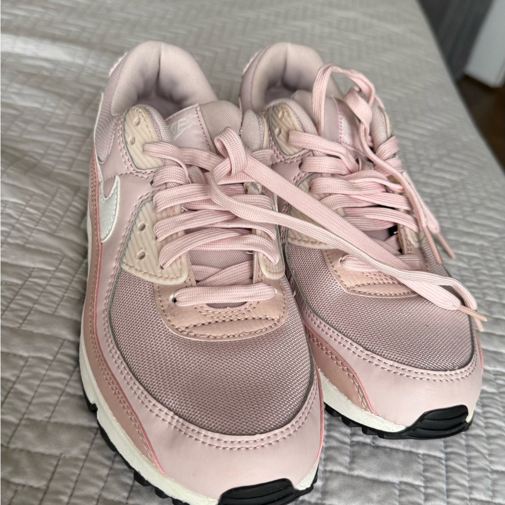 Nike Air Max Women's Light Pink Sneakers